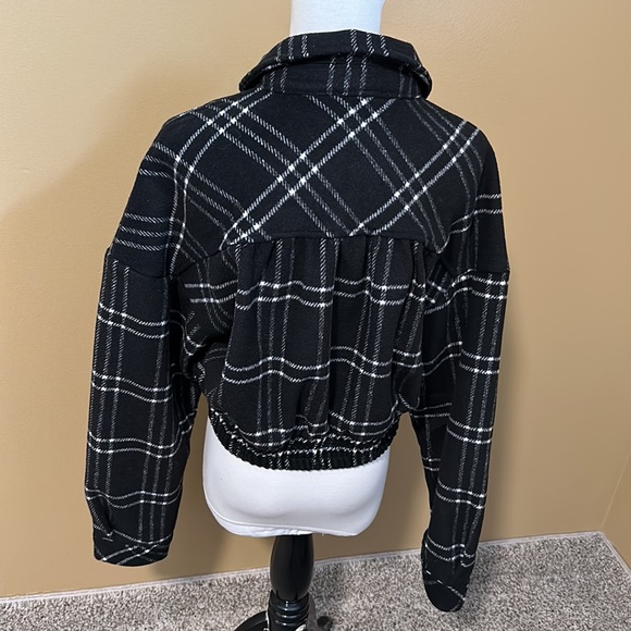😊 NWOT Timing Plaid Flannel Bomber Jacket - Picture 2 of 4